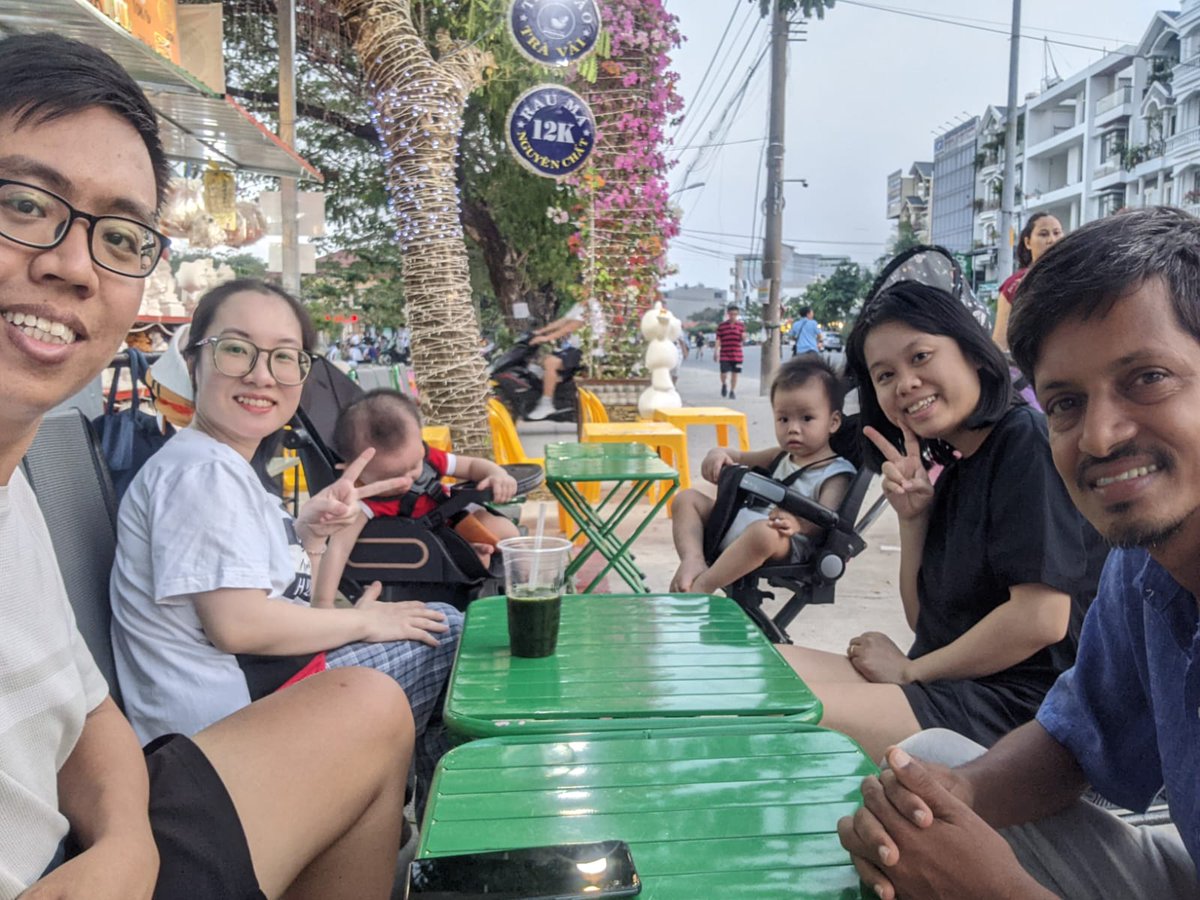 Couchsurfing tweet media