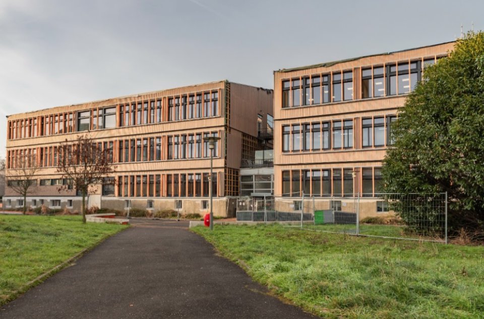 OXYGEN_Ouest's tweet photo. ALTYN a inauguré le premier bâtiment universitaire rénové à énergie zéro en France 🌱

C’est @UnivParis8 qui a fait l’objet d’une #renovation énergétique, la première réalisée sur une université française 👀 https://t.co/rPPY3xWqe6