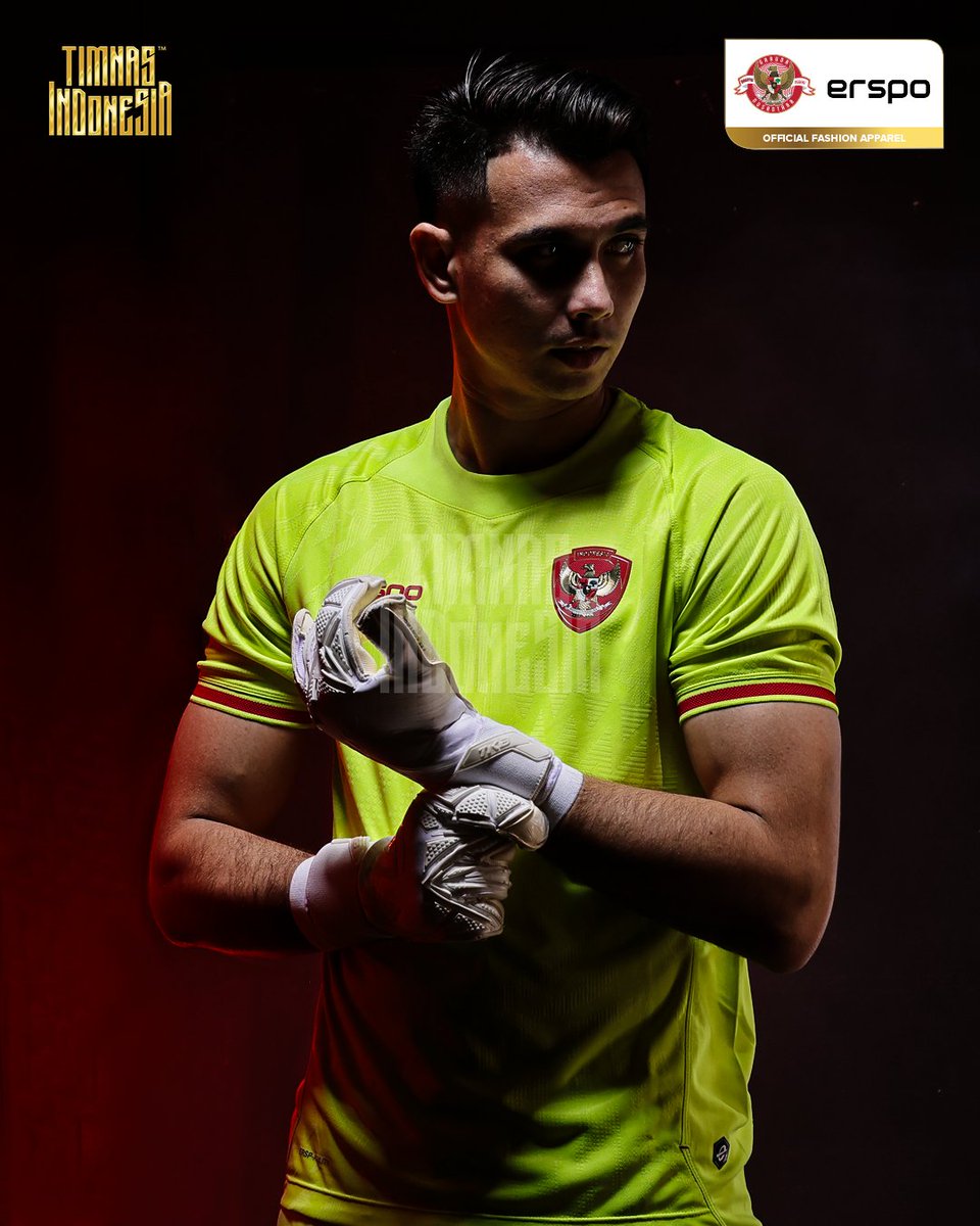 TimnasIndonesia's tweet photo. IT’S OFFICIAL! 🙌🏻

Goalkeeper Jersey Timnas Indonesia 2024 - Erspo Official 🇮🇩

Dapatkan segera di Garuda Official Store 🙌

#KitaGaruda #BersamaGaruda #GarudaMendunia https://t.co/ImS2CWMZYR