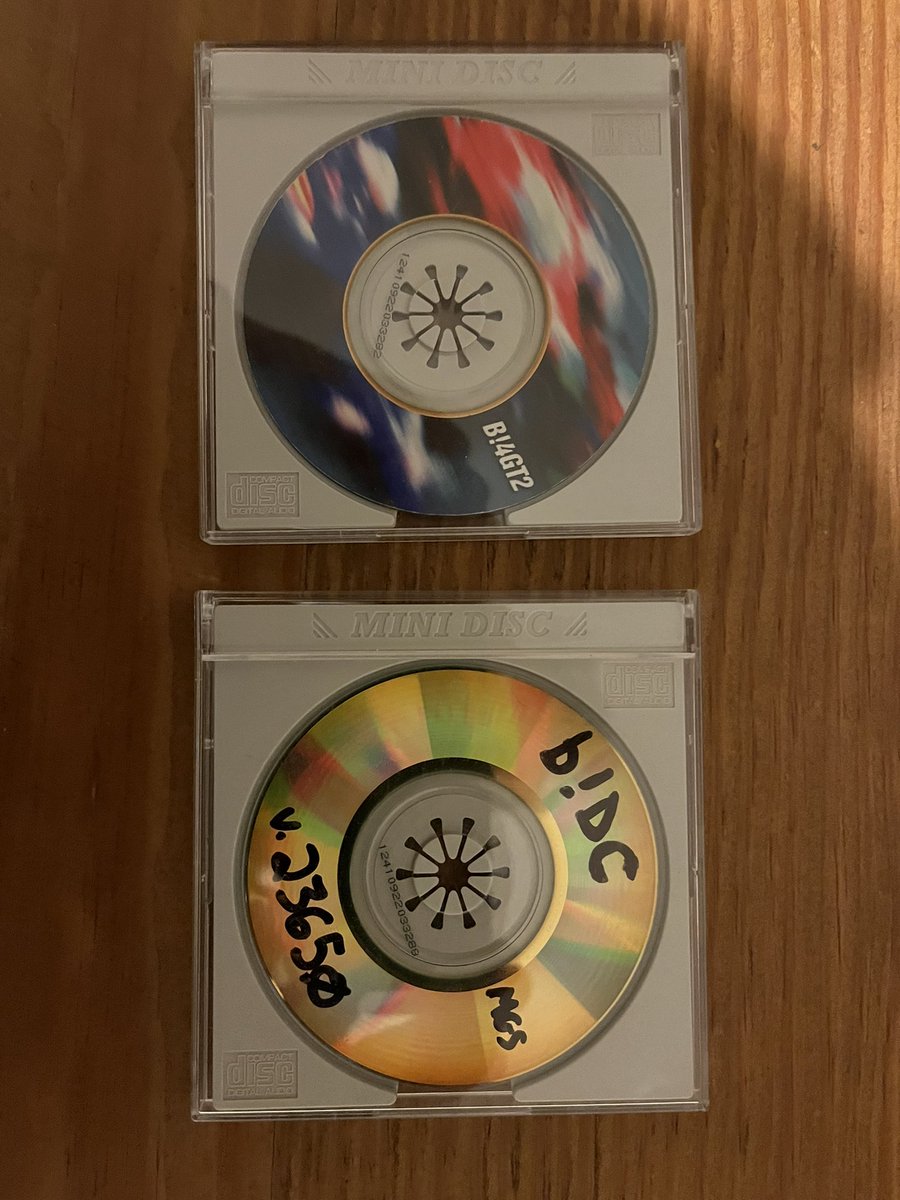 RandalLinden's tweet photo. Originally bleem! was going to release bleemcast! on minidiscs like these pictured here…

… but it turned out that they were more expensive than the regular sized CDs so we went with that instead

… and the rest is history https://t.co/jIuOhQW6YC