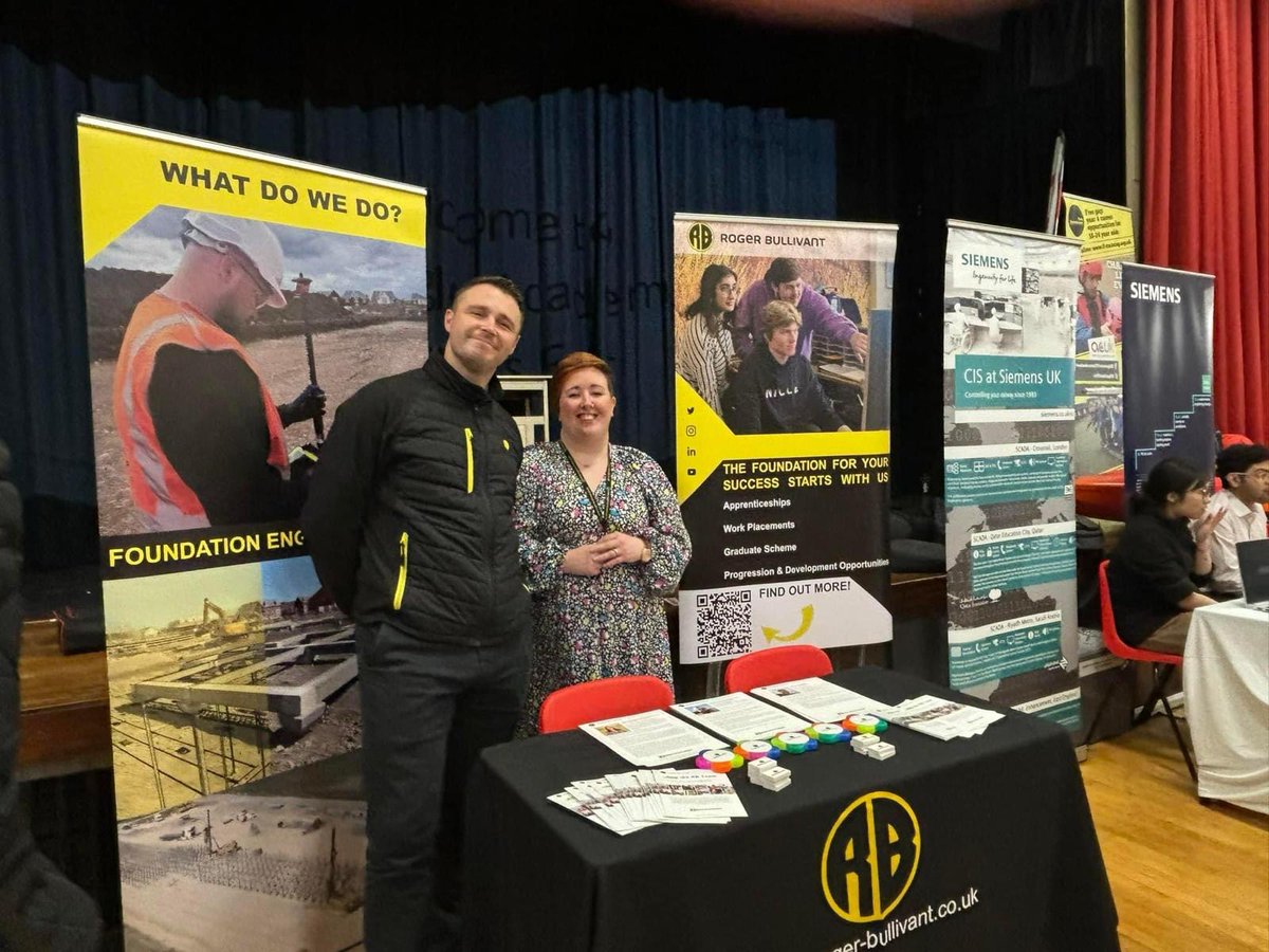 A great afternoon at The Pingle Academy's Careers Event for students in years 10, 11, 12 & 13 last week!💥⭐

'Several students have had their future plans confirmed, and others have gone away with food for thought, and may be re-thinking their options.' 

#CareersEvent