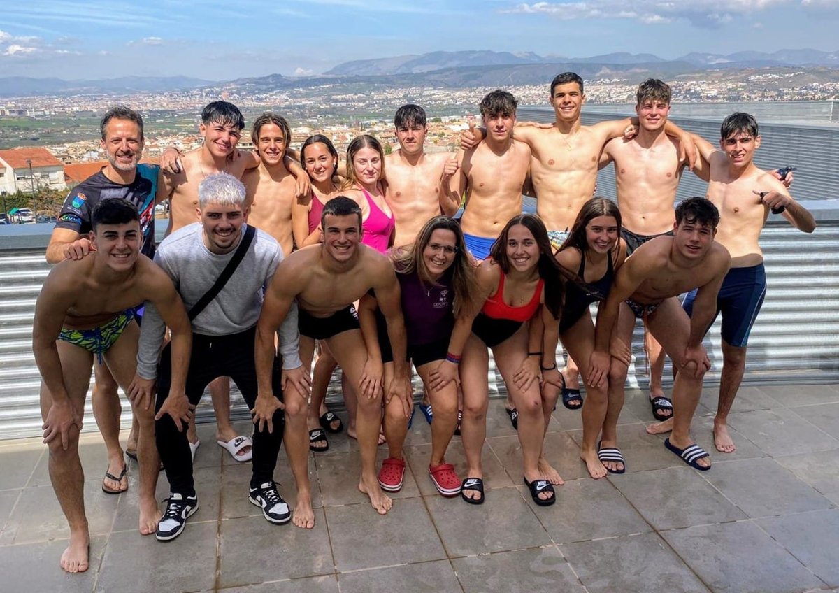 trevenqueies's tweet photo. SOCORRISTAS ACUÁTICOS
Los 16 alumnos/as de 2º TECO candidatos/as han sido certificados como socorristas acuáticos, al superar con solvencia todas las pruebas propuestas por la empresa externa evaluadora. 🏊‍♀️🏊‍♂️
¡¡Enhorabuena!! 🙌👏 https://t.co/8y7HzyqzAY