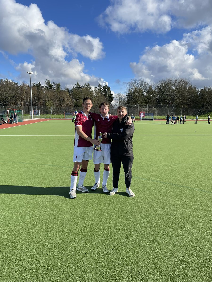 Great to see @DeanCloseSchool former pupils Sam Norwood,MattCourt. & Richard Swan winning the @EnglandHockey National Div One South & being promoted to the Premier League with Richmond HC #proud