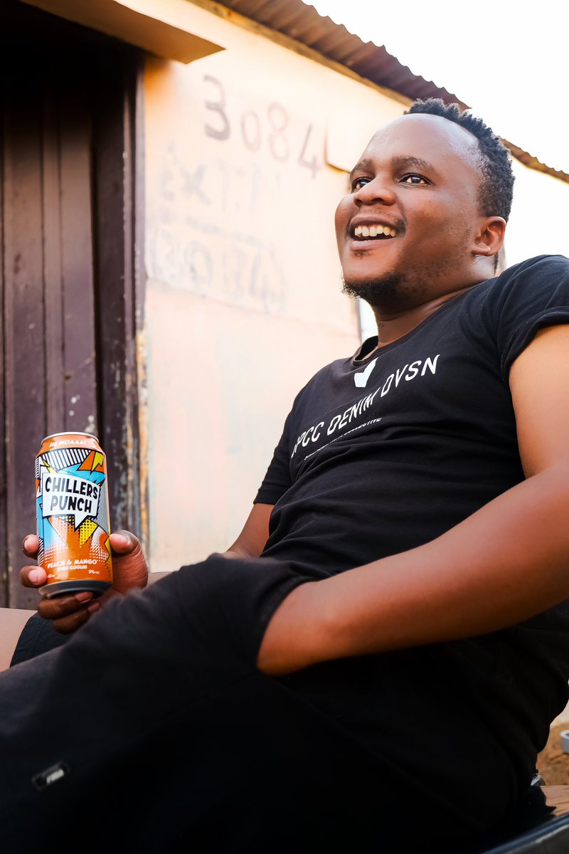 sshmag's tweet photo. Chilling at guys sipping on @MacGUnleashed @ChillersPunch 
Shot by 📸 @sshmag https://t.co/FVYzjMHVwU