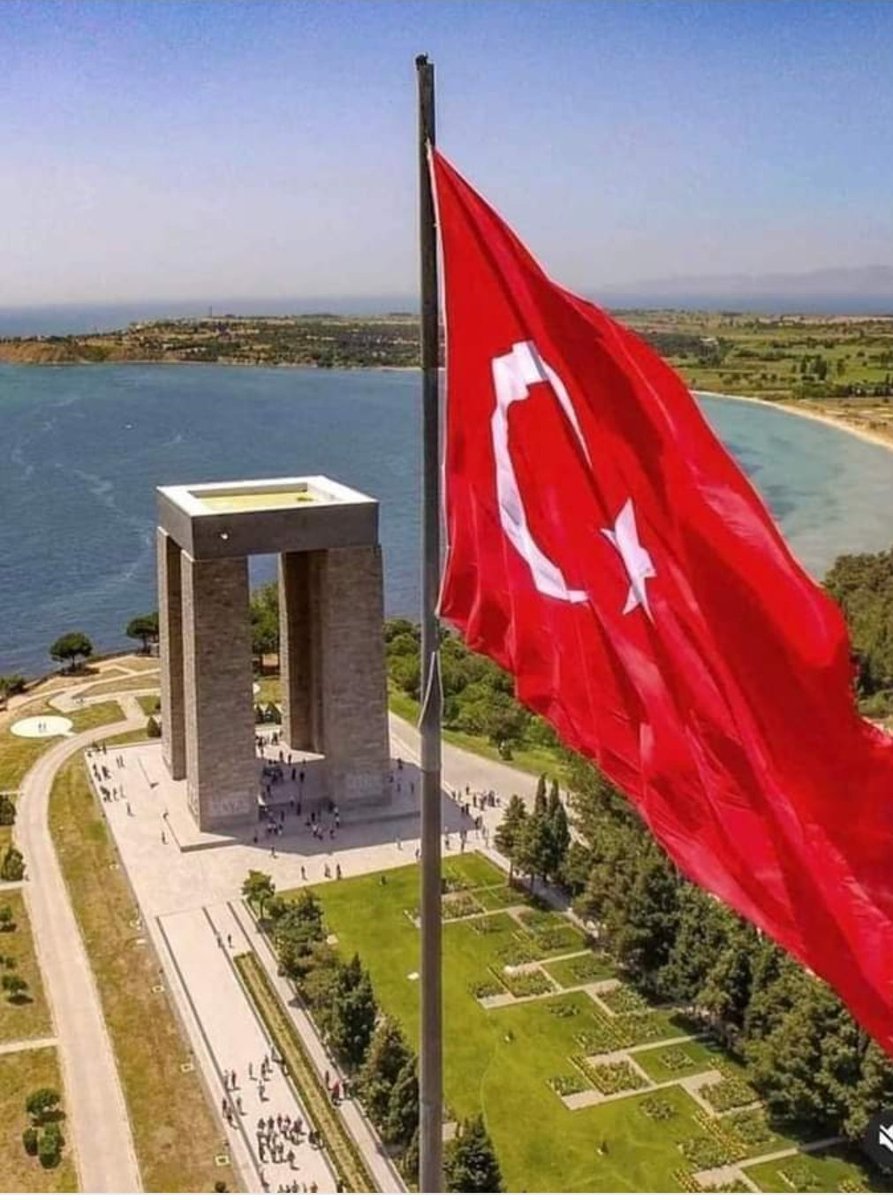 yavasmustafa35's tweet photo. DÜŞÜN ALTINDA BİNLERCE KEFENSİZ YATANI! https://t.co/JeCoktTlCj