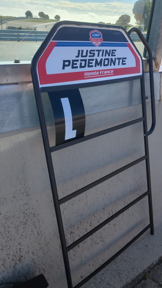 SAISON 2️⃣0️⃣2️⃣4️⃣ 👉 C’est parti ! 1er test officiel sur le @CircuitLedenon avec la #CBR600RR et le #team CBO Racing Honda France @HondaMotoFr @Viltais333 @ffmoto @FSBK_officiel