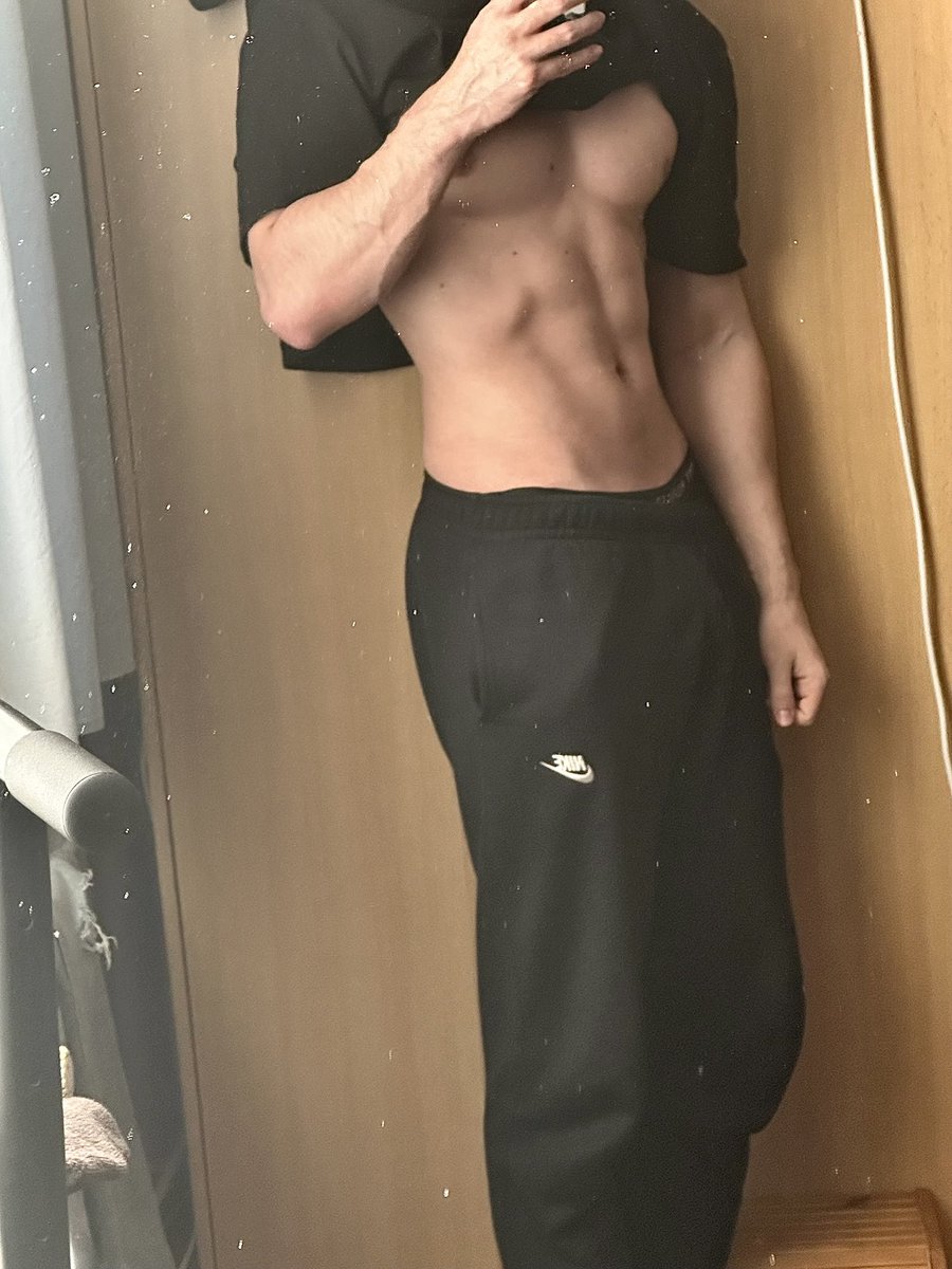 Sinji_ako's tweet photo. New to #nsfwtwt #nsfw 
☆straight 

☆dom

☆Hard/taboo kinks

☆6‘3

☆i love cats🙏

☆dm if u wanne know my kinks

Rt and Like for moots https://t.co/SLKySed7sX