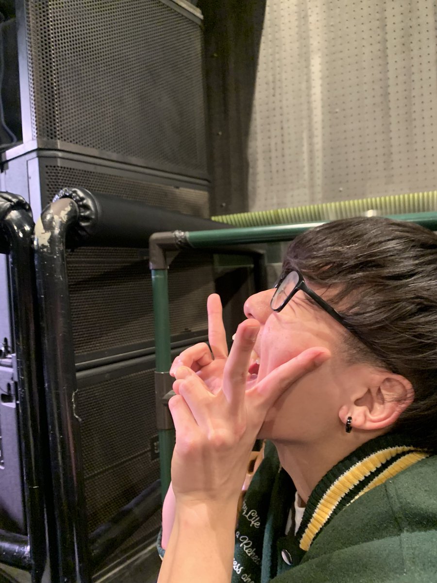 ファンとして繋がったジロウくんとナードマグネットのコピーしました
最高にオシャレなTシャツ着てます