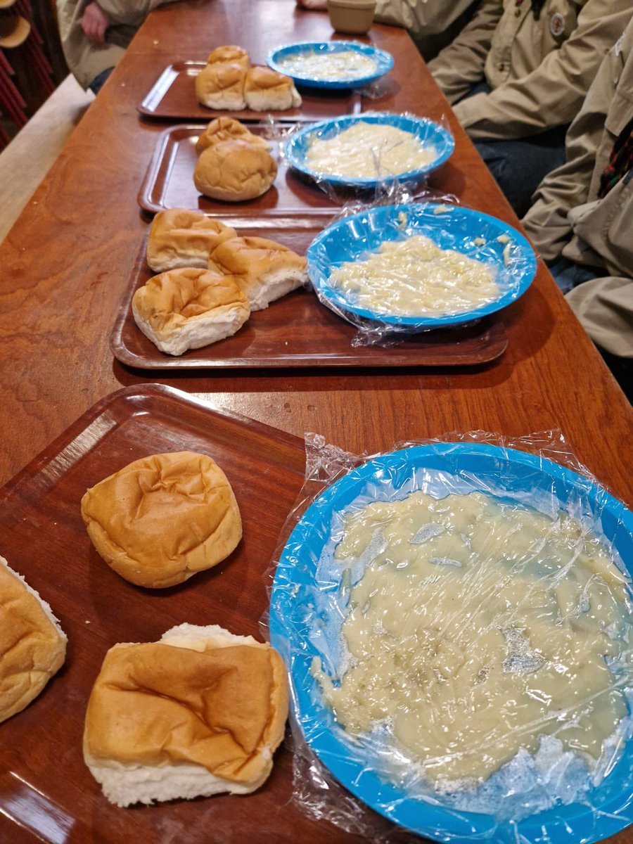 sw3lbp's tweet image. De #Ekerstroep is culinair bezig geweest. Ze hebben lekkere puddingbroodjes gemaakt! 🍮🍞#scouting #sw3lbp #jammie #bakken #apeldoorn #scouts
