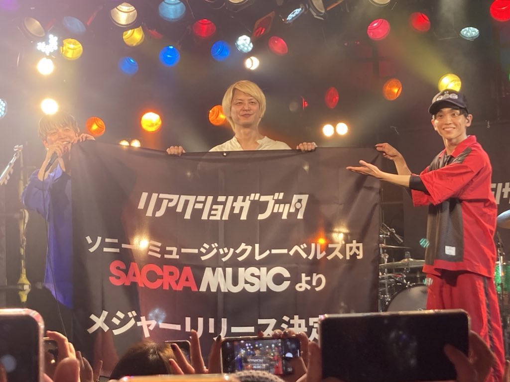 a_rn112's tweet photo. ずっと信じて待ってた #メジャーリリース、、！おめでとう！！！いつも一緒に、って言ってくれるブッタ が大好き。ワンマン、もちろん名阪もとても楽しかったけど、昨日の渋谷ほど嬉しくて楽しくて感情爆発と涙腺崩したライブはわたしの人生で初めてでした。本当におめでとう！😭♡
#ブッタメジャー https://t.co/ZISwzd3GPh
