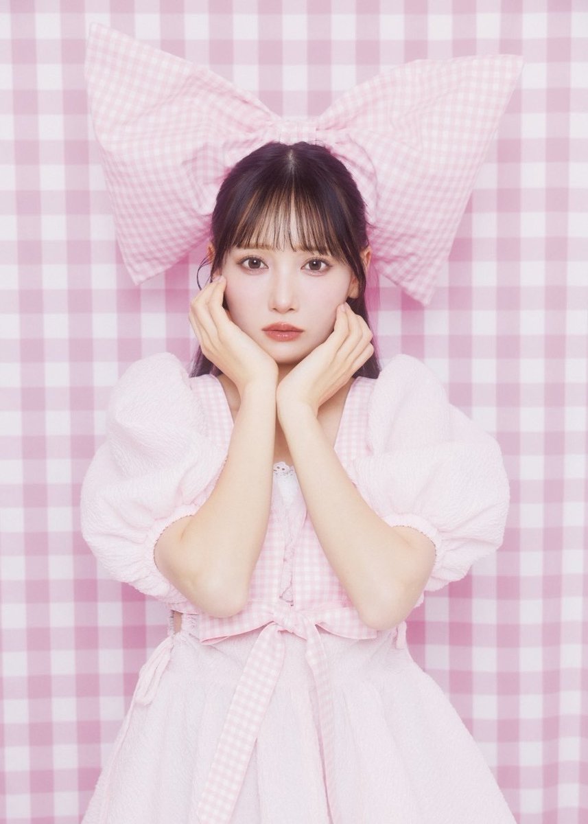 suzuki_hitomi_'s tweet photo. 本日発売＂LARME 060＂に
掲載していただいてます🩰🎀

かわいくて甘々な世界観に
たくさん染まっちゃいました…❤︎

最近のすずきのマイブームも！💭

ぜひチェックよろしくお願いします👼🏻ﾞ https://t.co/bYgWbkMuBI