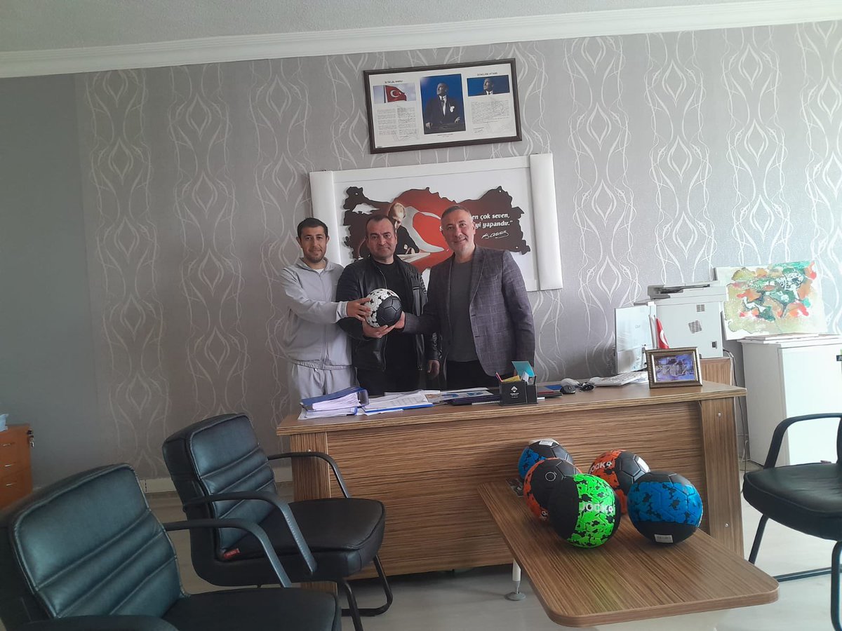 Iğdır Belediye Başkan Adayı ve öğrenci velimiz olan Sayın Ülkü Öcal'a öğrencilerimize  göndermiş olduğu spor malzemeleri için çok teşekkür ederiz.
<a href="/canl_servet/">Servet CANLI</a> <a href="/valiercanturan/">Ercan Turan</a> <a href="/Yusuf__Tekin/">Yusuf Tekin</a> <a href="/igdirbelediye/">Iğdır Belediyesi</a>