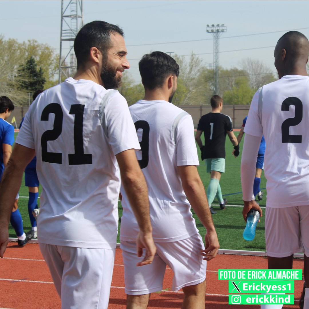 Erickyess1's tweet photo. Foto galería de mi salida en el partido entre @CD_San_Fernando y @LasRozas_CF B 📸 con @Balon_Tierra
⚽

Seguimos adelante ✌️ https://t.co/C786qMrjzr