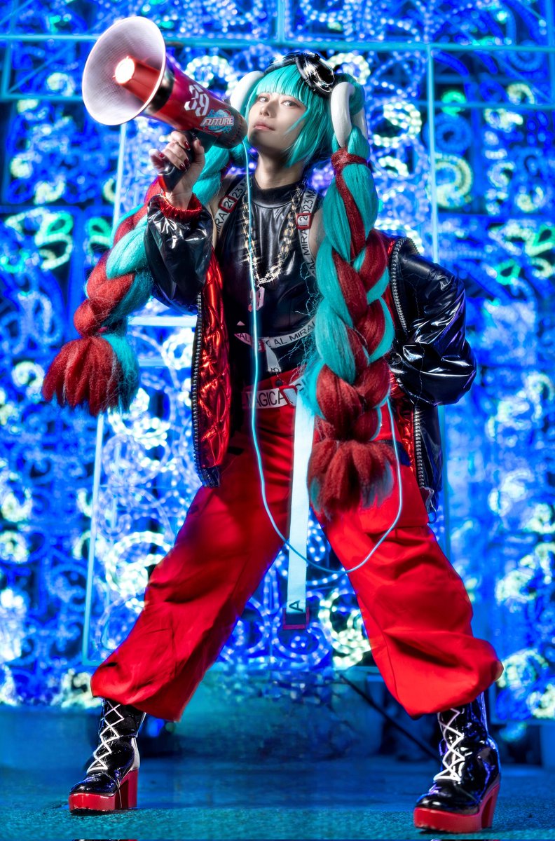 cosplay *マジカルミライ2023 HEROミク* photo:@Dezacame さん