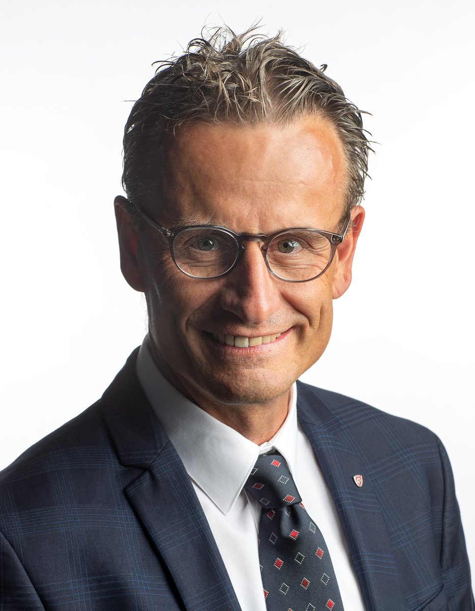 Current director of FOSPO, Matthias Remund to replace Eric Saintrond as FISU Secretary General. READ 👉bit.ly/3wVlIhH #unisport #unisportlife
