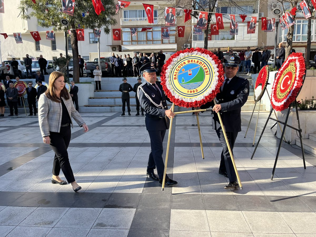 fcalkaya35's tweet photo. 18 Mart Çanakkale Zaferi ve Şehitlerimizi Anma Etkinliği nedeniyle ilçemizde düzenlenen törenler katıldık. 
Bu toprakları bize vatan yapan Gazi Mustafa Kemal Atatürk ve tüm Şehitlerimizi rahmet ve minnetle anıyorum. https://t.co/4tyCn5R1cz