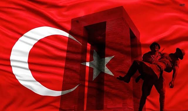 🇹🇷 18 Mart Çanakkale Zaferi, vatan topraklarını korumak için şahlanan bir milletin kahramanlık destanıdır. Vatan uğruna can veren şehitlerimizi minnet ve saygıyla anıyorum.