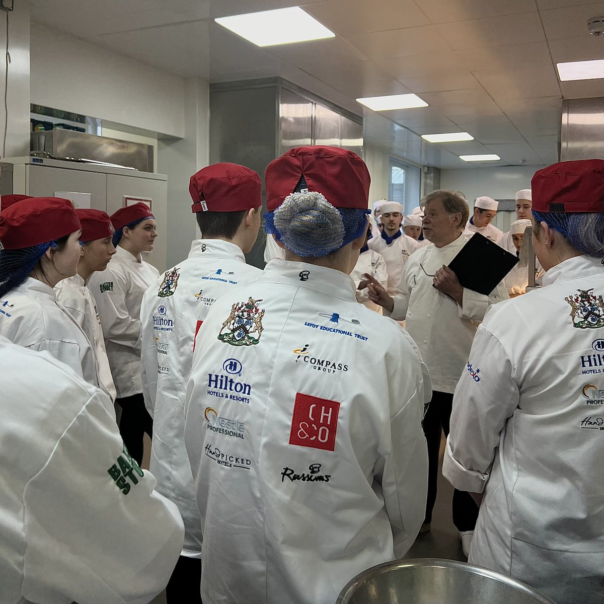 Steve Munkley welcomes our 12 eager chefs to the competition…💬 #FutureChef25Years #SpringboardFutureChef