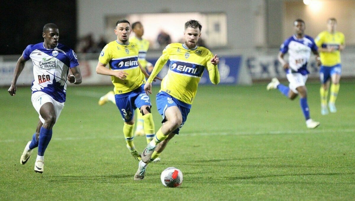 icibelfort's tweet photo. ⚽🟡🔵 RDV 18h dans #100pourcentFCSM : un nouveau départ après la victoire à #Avranches ?
▶️ une délivrance plus qu'une performance
▶️ un jeu décevant et inquiétant ?
▶️ déclic mental suffisant ?
+ des news de Romain #Pitau, ex-milieu du #FCSM
➡️ https://t.co/sotpRY77sA
#Fbsport https://t.co/zdMvhukntS