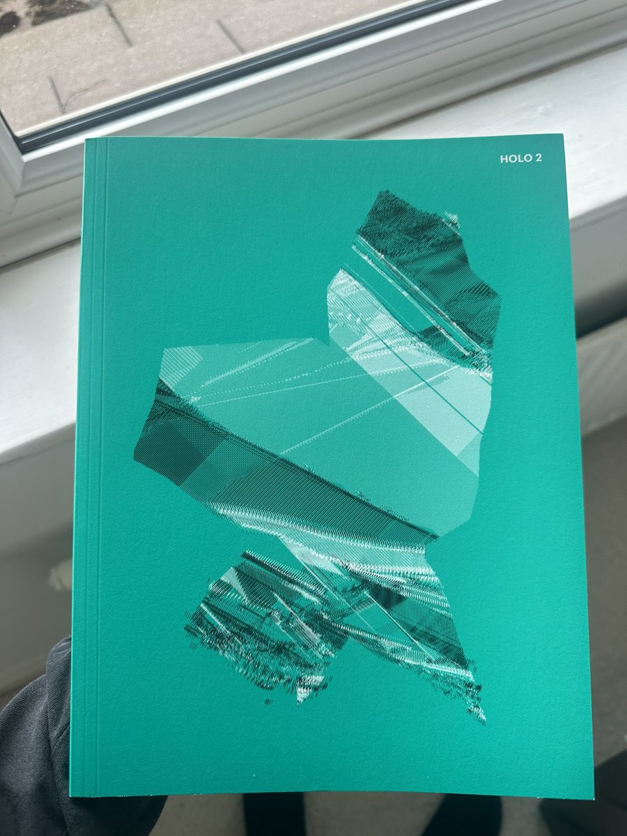 Meeting Filip from @creativeapps comes with its perks 🤩

@HOLO_mg edition 2, with cover art by @toxi