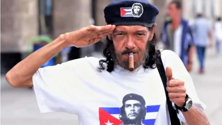 Con la Revolución Cubana, hasta siempre ✊ #CubaEnPaz