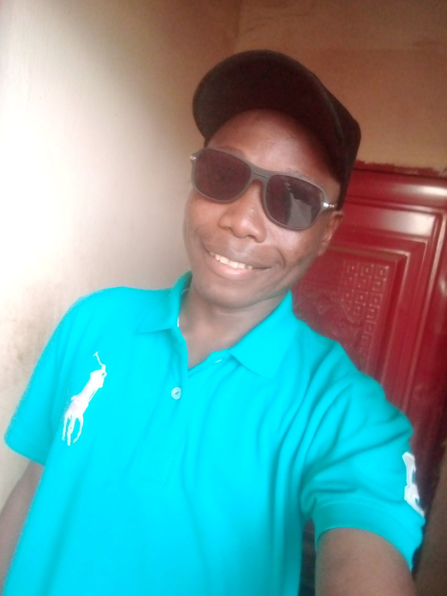 7thWizdom's tweet image. Headed to the conference like a boss, leaving the competition in the dust. @OnlyDust_com #onlydust #blockheaderweb #ConferenceSuccess&quot;