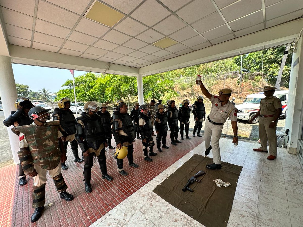 AndamanPolice's tweet photo. Getting ready for General Election 2024!
#PTSProthrapur conducted Crowd Control Management Training Programme for police personnel of PS Baratang, Kadamtala, Rangat, Billiground, Mayabunder, Kalighat, and Diglipur from 14th March to 17th March 2024. https://t.co/uaIJMvWQ0g
