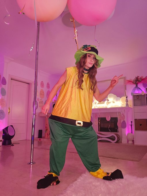 Am I late to the party?🍀 https://t.co/NVXmH4Yisn