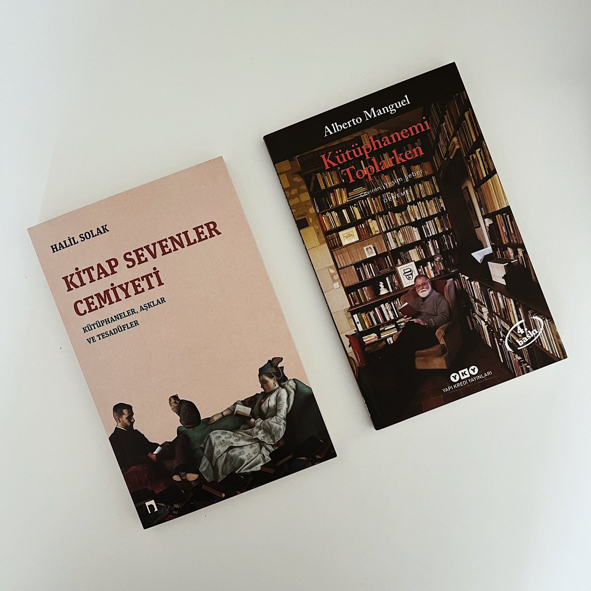 “Çoğu aşklar gibi kütüphanelere duyulan aşkın da öğrenilmesi gerekir.” (Alberto Manguel) Bu hafta çalışma masamda bana kitaplar ve kütüphaneler üzerine bu iki güzel eser eşlik edecek🌱