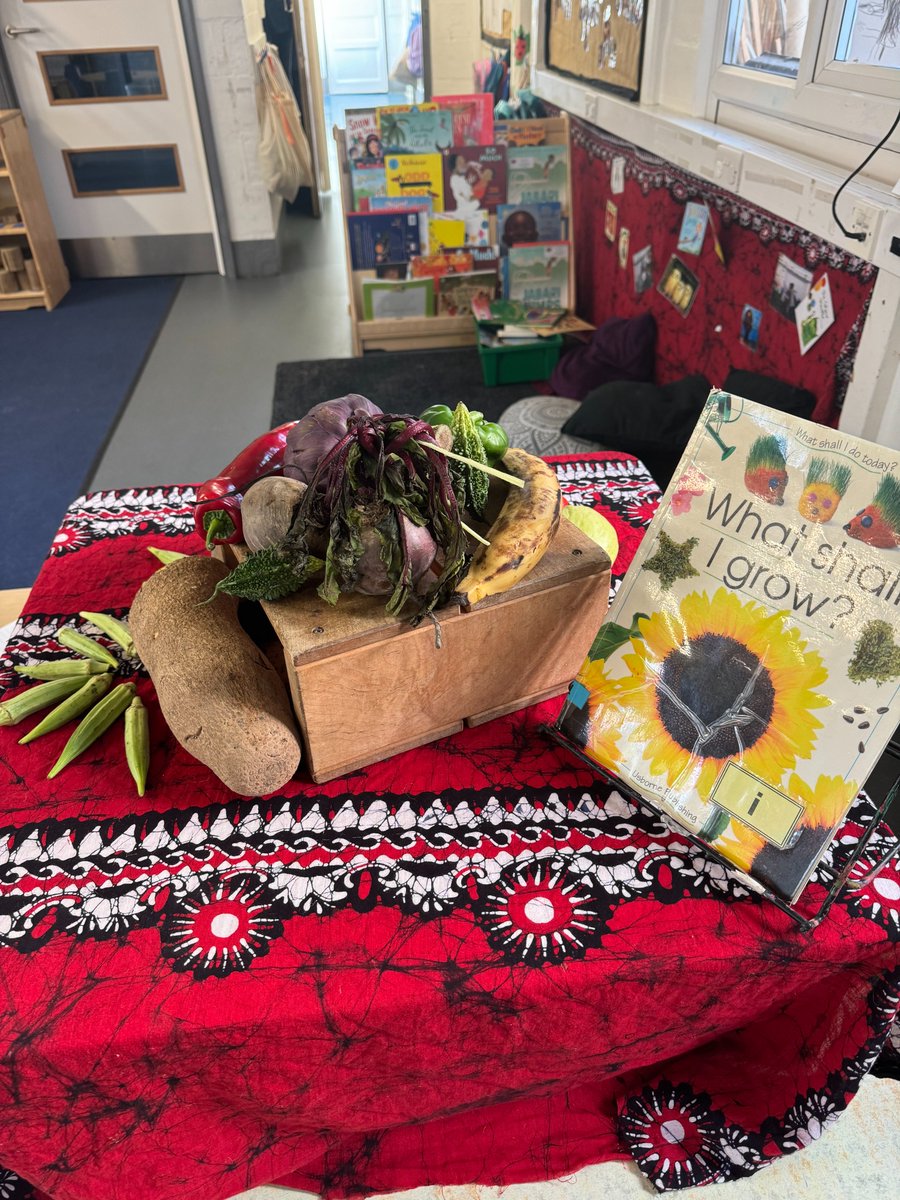 The children have green fingers this week as we are reading 'Oliver's vegetables' and learning all about different kinds of veg, plus we are planting our own seeds! 🧑‍🌾🥕🥔🫛 #nursery #earlyyears #outdoorlearning