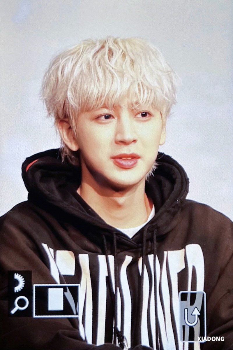 XIADONG1108's tweet photo. 240318 팬싸

#윤형 #송윤형 #Yunhyeong #SONG #ユニョン #아이콘 #iKON https://t.co/brasOuCYXQ