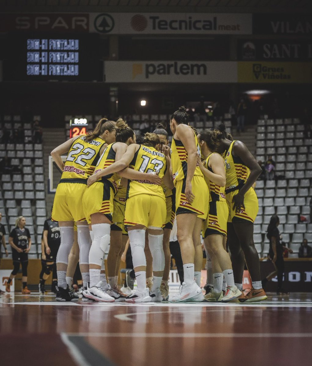 Después de unos días duros, en los que caímos en la #EuroCupWomen, es momento de levantarse y estar unidas para lo que viene Gracias, Fontajau, por el apoyo incondicional ❤️🖤 Vamos a por el siguiente reto, que es de los más bonitos, 🔜 la Copa de la Reina Som-hi 💪