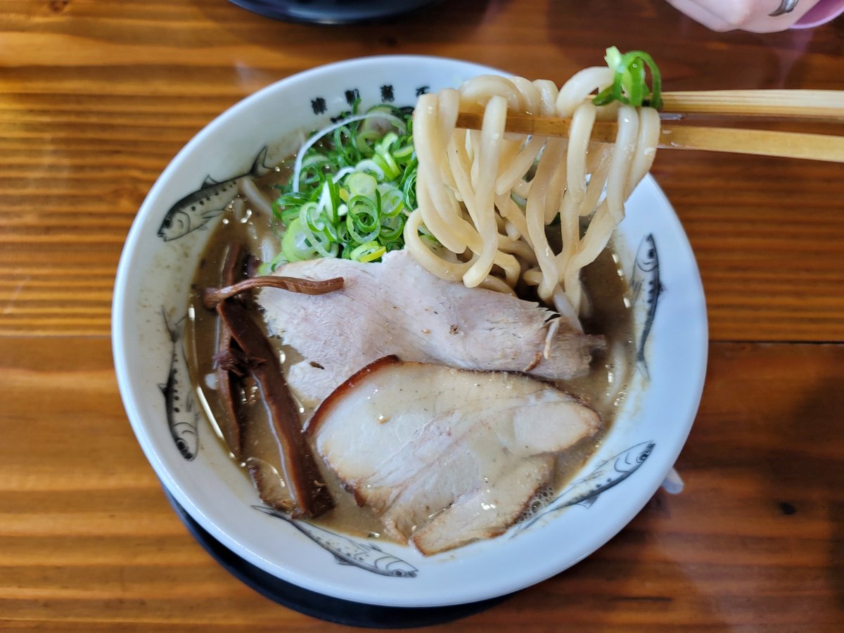 mahujiii's tweet photo. 長尾中華そば
ごく��干しラーメン🍜

極太麺と煮干しスープの相性　神

久々の投稿😖
Xの存在を忘れかけてました💦

#長尾中華そば
#極煮干しラーメン https://t.co/90k9E52IvT