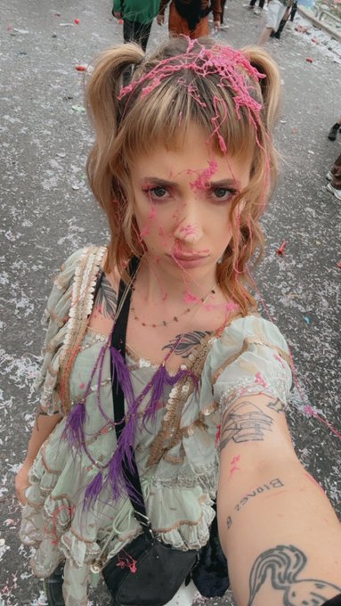 new tiktok vid, show it some <3   https://t.co/W3uw0zju6e https://t.co/PedoN8hhpQ