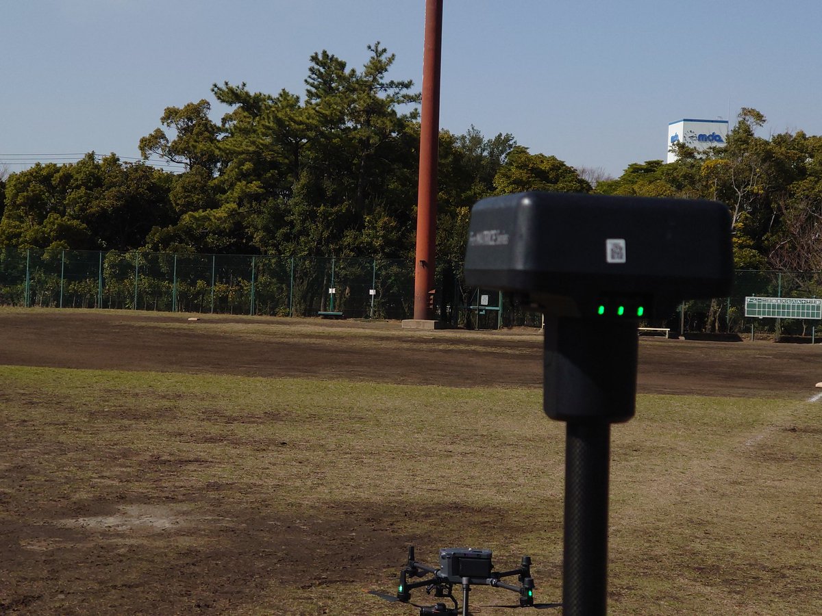 masanii_drone's tweet photo. FDJのGNSS測定器のオペレーター講習修了❗

評点点、検証点の測位や逆打ちも学び、高精度カメラDJI ZENMUSE P1 を使った写真測量〜DJI Terraを使ったデータ解析の一連の流れをバッチリ学びました✌
帰りも強風で、ゲートブリッジは30km制限でした。
#ドローン, #空撮映像, #M350RTK, #ZENMUSE_P1 https://t.co/wOj0ziXrPp