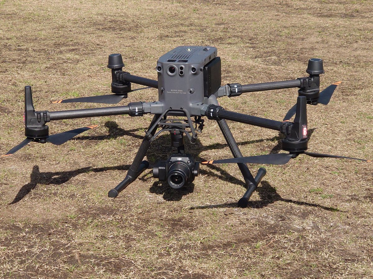 masanii_drone's tweet photo. FDJのGNSS測定器のオペレーター講習修了❗

評点点、検証点の測位や逆打ちも学び、高精度カメラDJI ZENMUSE P1 を使った写真測量〜DJI Terraを使ったデータ解析の一連の流れをバッチリ学びました✌
帰りも強風で、ゲートブリッジは30km制限でした。
#ドローン, #空撮映像, #M350RTK, #ZENMUSE_P1 https://t.co/wOj0ziXrPp