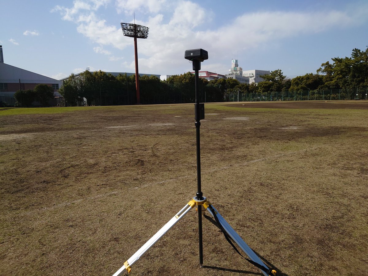 masanii_drone's tweet photo. FDJのGNSS測定器のオペレーター講習修了❗

評点点、検証点の測位や逆打ちも学び、高精度カメラDJI ZENMUSE P1 を使った写真測量〜DJI Terraを使ったデータ解析の一連の流れをバッチリ学びました✌
帰りも強風で、ゲートブリッジは30km制限でした。
#ドローン, #空撮映像, #M350RTK, #ZENMUSE_P1 https://t.co/wOj0ziXrPp