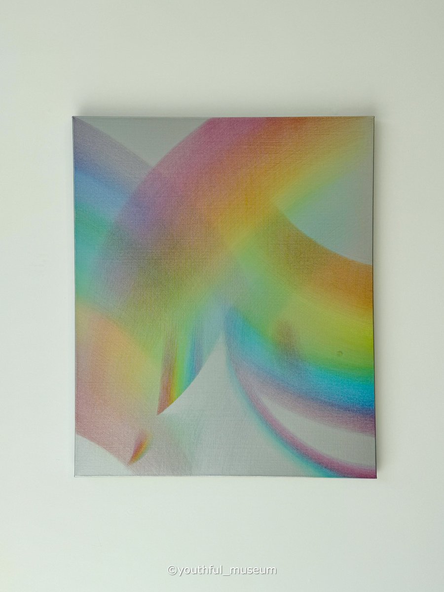 #미술관_다니는_청년
전시명: Gleamy Languor🌈
작가: 오희원
기간: 24.3.5~24.4.16
장소: OKNP 서울
관람료: 무료

“반사와 굴절 사이를 보고 조율하는 사람이다. 불완전한 것에 대한 미학적 태도를 기반으로 광학 및 기상학적 현상, 문학적 감상의 통로로서 빛과 주위를 두르는 대기와의 관계를