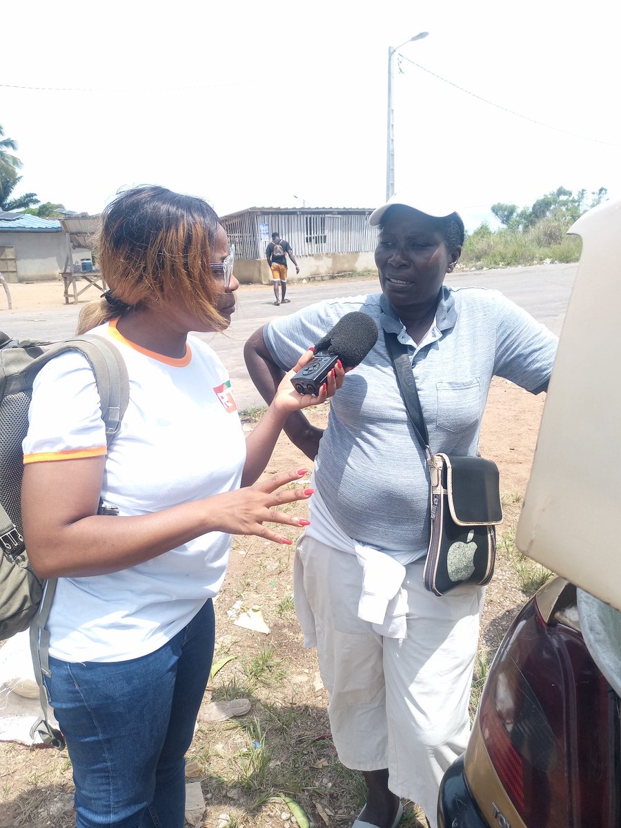 🔴De pêcheurs à planteurs de  palétuviers (mangroves)
🔴De mareyeuses à fabricantes et exportatrices"d’attiéké"(semoule de manioc), en attendant le désensablement de l'embouchure, les pops de Braffedon et Lahou-kpanda se sont reconvertis pour survivre à l'érosion côtière.