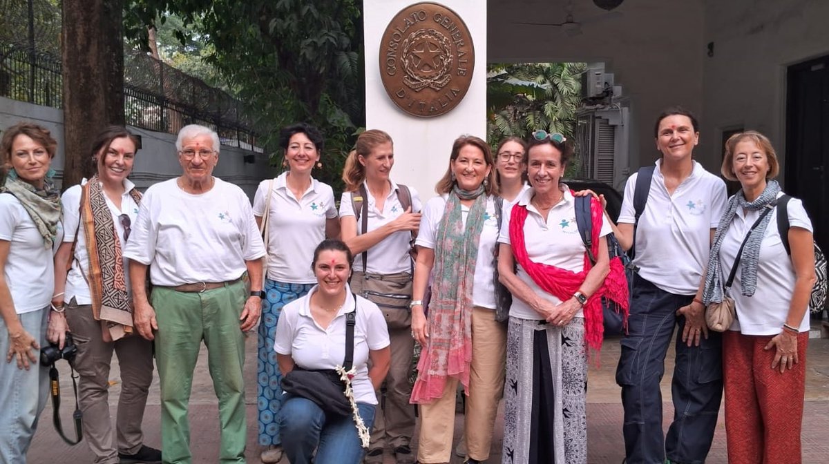 Meeting at the Consulate General of Italy - Kolkata between the Consul General – Riccardo Dalla Costa and representatives of Skychildren Onlus, Via Tommaso Grossi 6, Monza, Italy.
An opportunity to connect, collaborate and support the local civil societies!
#skychildrenforkids