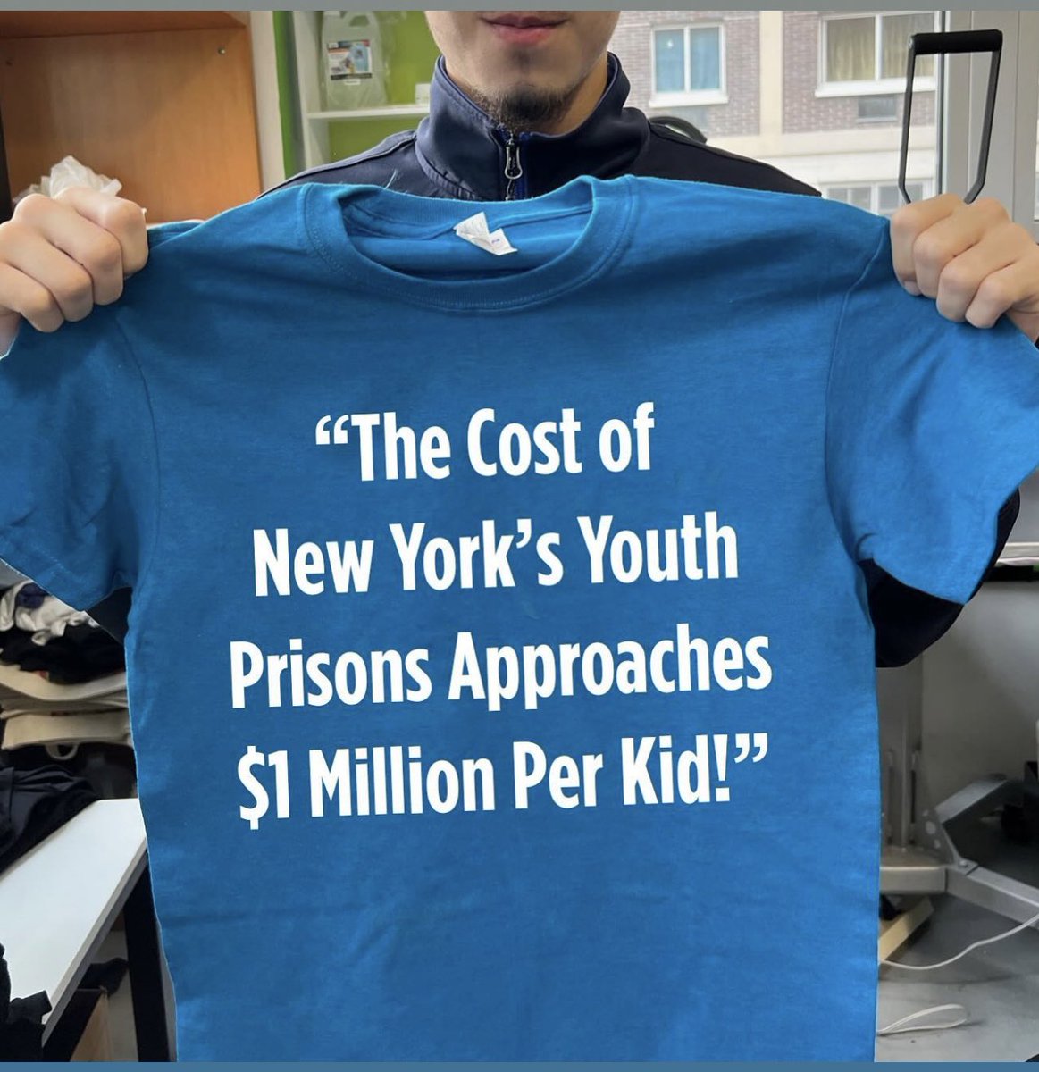 Save63Tiffany's tweet photo. Itโs much cheaper to just educate them @NYCMayor now so please stop cutting budgets of #NYCPublicSchools, #NYCLibraries, etc. Invest in our children now & the dividends will be less incarceration expenses later. https://t.co/zGTJfb2yQl