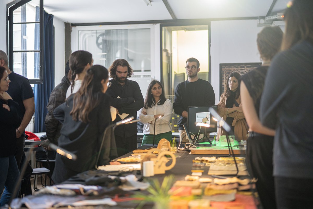 🪡 Are you interested in the future of fashion, sustainable materials, and wearable technology? Join the upcoming #Fabricademy open day! 📍 Online; March 21st, 2024 👉 Connect and learn everything about the program. Sign up here: tickettailor.com/events/fabrica…