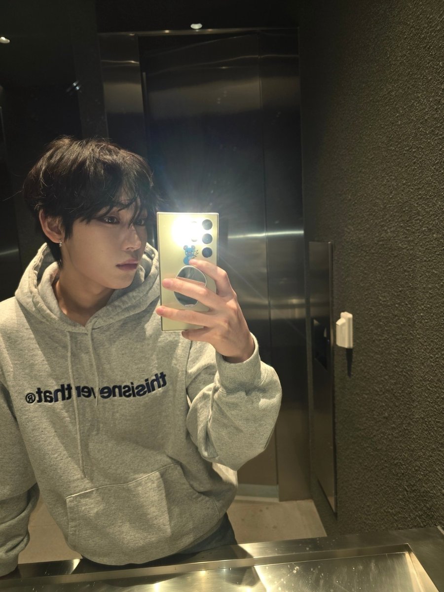 enhypenweverse's tweet photo. [ #선우’s Post ] 240318

#SUNOO: Good day 😊 

@ENHYPEN_members @ENHYPEN #ENHYPEN #엔하이픈 https://t.co/bgIJ9SqADm