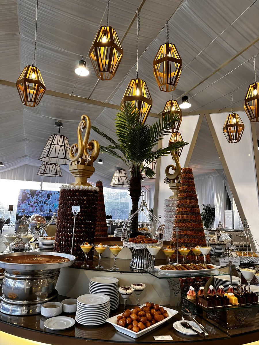 SSBKhobar's tweet photo. الخيمة الرمضانية 🌙
نقدم الإفطار والسحور طول شهر رمضان الكريم ضمن أجواء استثنائية ومناسبة لجميع افراد العائلة.

الإفطار ٢٩٠ ريال
السحور ٣٠٠ ريال
الأطفال ٦ - ١١ سنه ١٤٠ ريال
الأطفال اقل من ٥ سنوات دخول مجاني

*الحجز عبر تطبيق ذا شيفز https://t.co/I50VkHbwzd