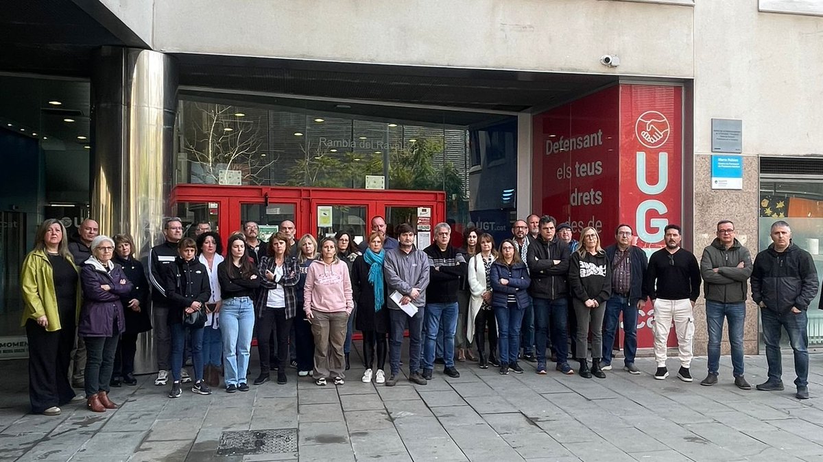 Fem 5 minuts de silenci, que se sumen a la resta de mobilitzacions, en suport a la companya assassinada a la presó de Mas Enric dimecres passat!