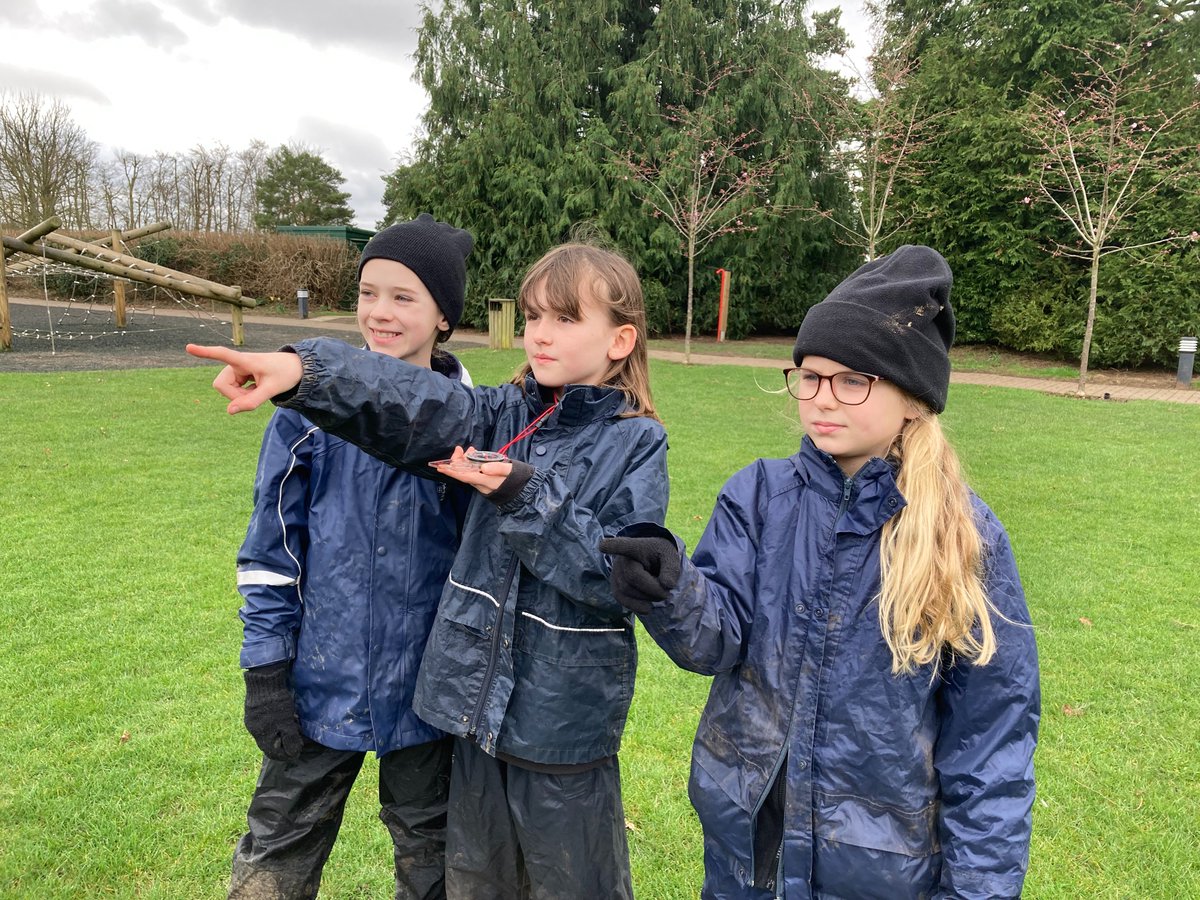 PipersPrep's tweet image. Year 4 getting to grips with using a compass #PipersForest