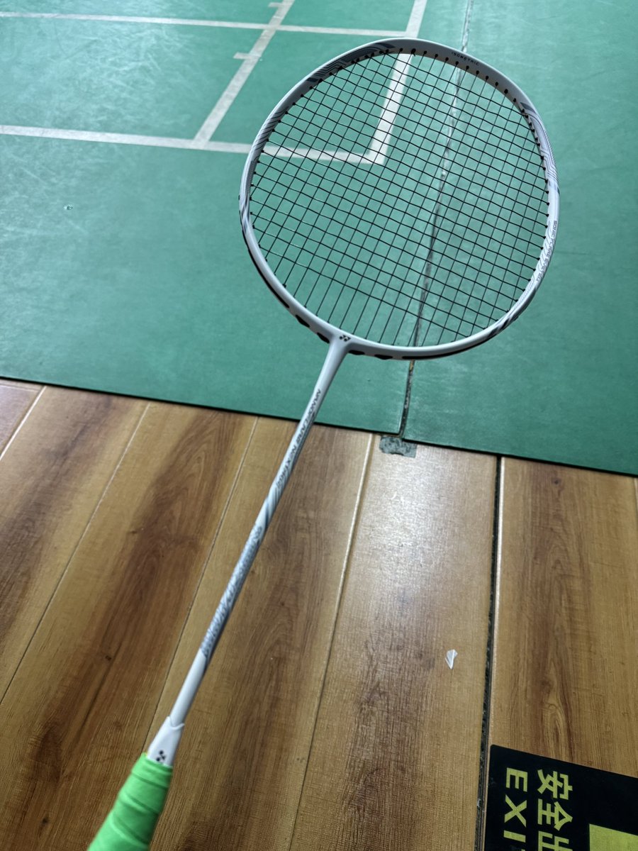 ナノフレアネクステージ。まさかの当たりラケット。700よりややパワー