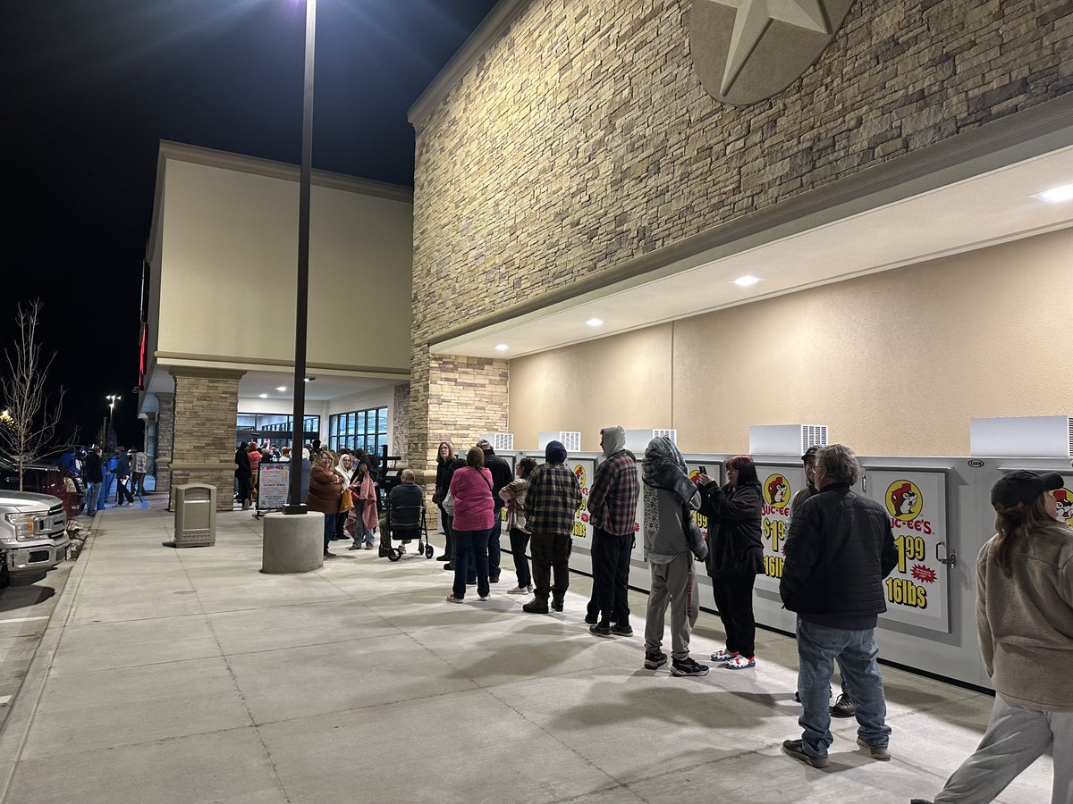 Buc-ee's lovers are lined up to be the first inside the new Colorado store: 9news.com/article/life/s…