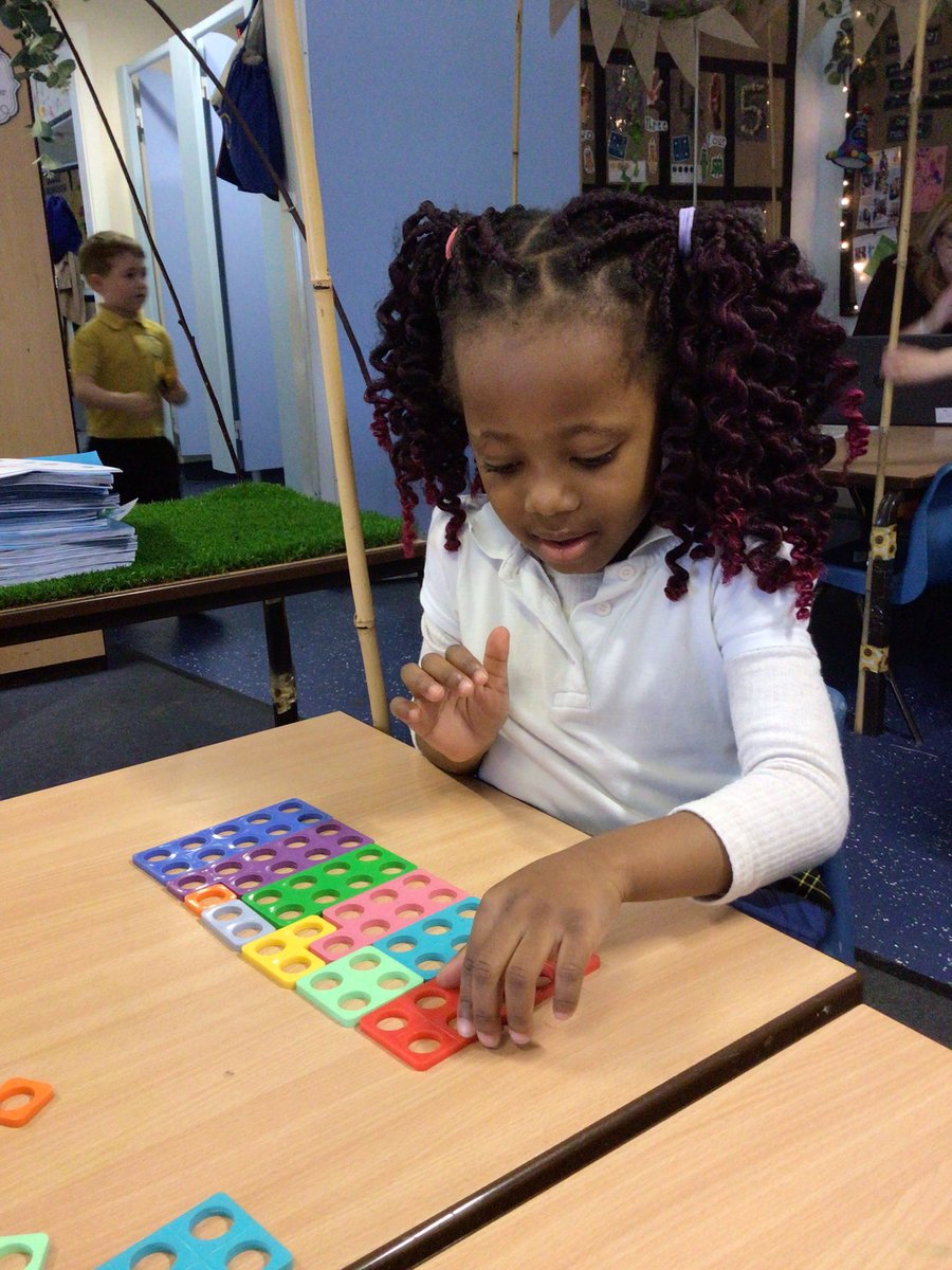 Reception are busy finding number bonds to 10 with the numicon! 😀 @WhiteRoseEd #EYFS #earlymaths @CanonSharples @LT_Trust