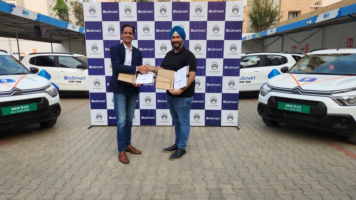 .@BluSmartIndia & @CitroenIndia sign MoU for 4000 ë-C3 EVs over a period of 12 months.

First 125 units were flagged off by Anmol Singh Jaggi, Co-Founder & CEO, #BluSmart & Shishir Mishra, Brand Director #Citroën from BluSmart’s EV charging superhub in Bangalore